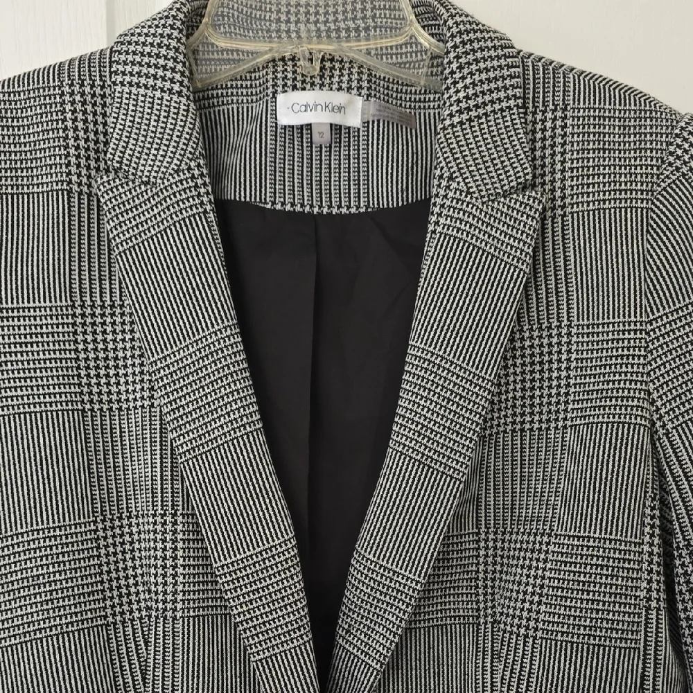 Calvin Klein  Blazer Sz 12 Black & White Checkered Plaid‎ With Lining And Pocket